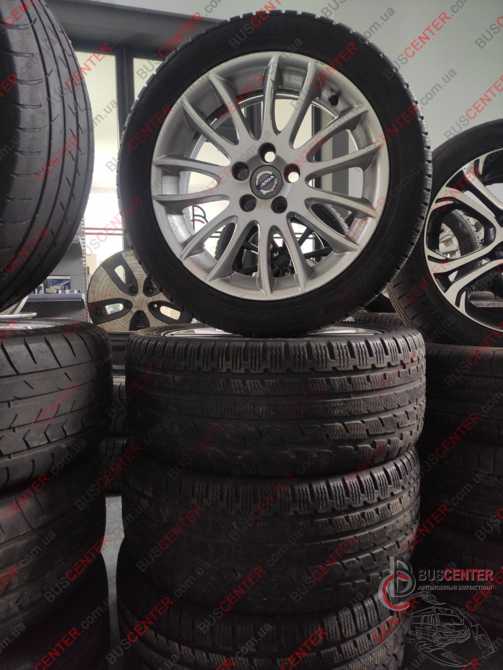 Фотографія запчастини Диск колесный литой комплект 235/45 R17 - зима